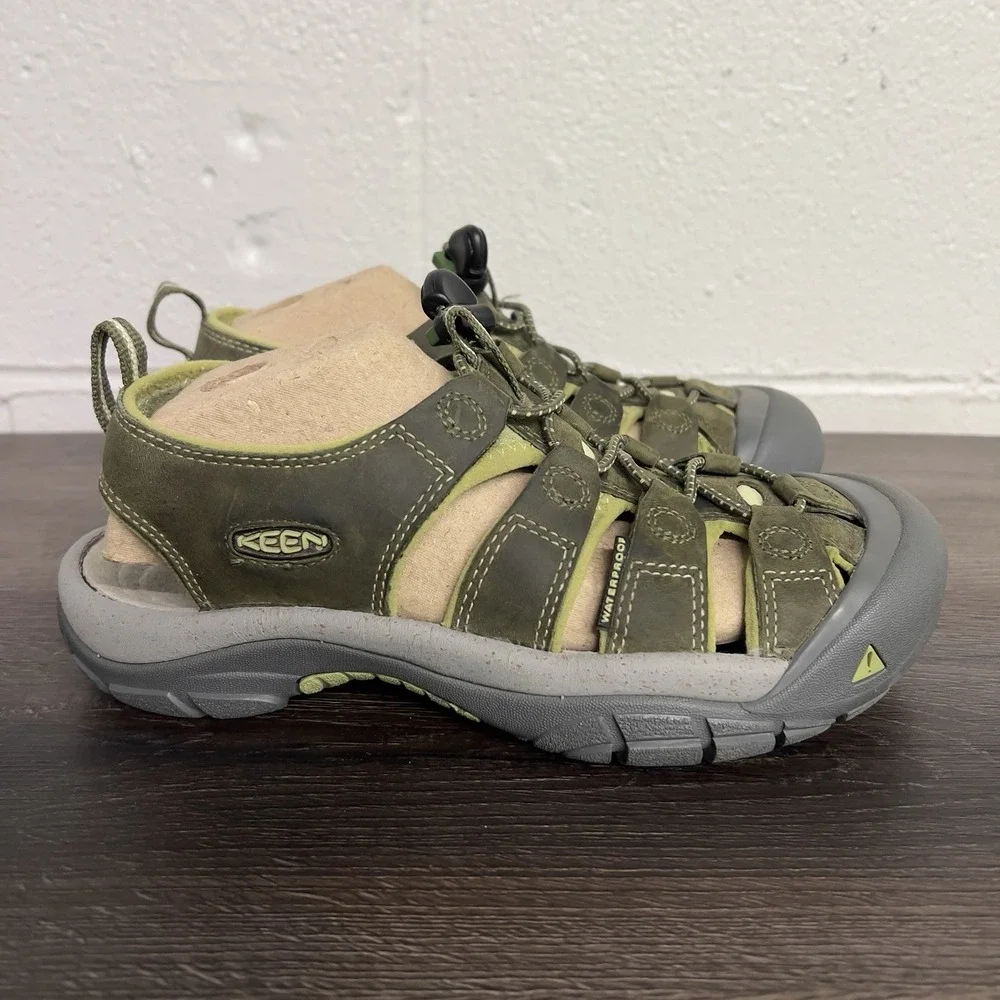 KEEN Newport H2 Waterproof Sandals Men's Size 8 Green Outdoor Hiking Water Shoes